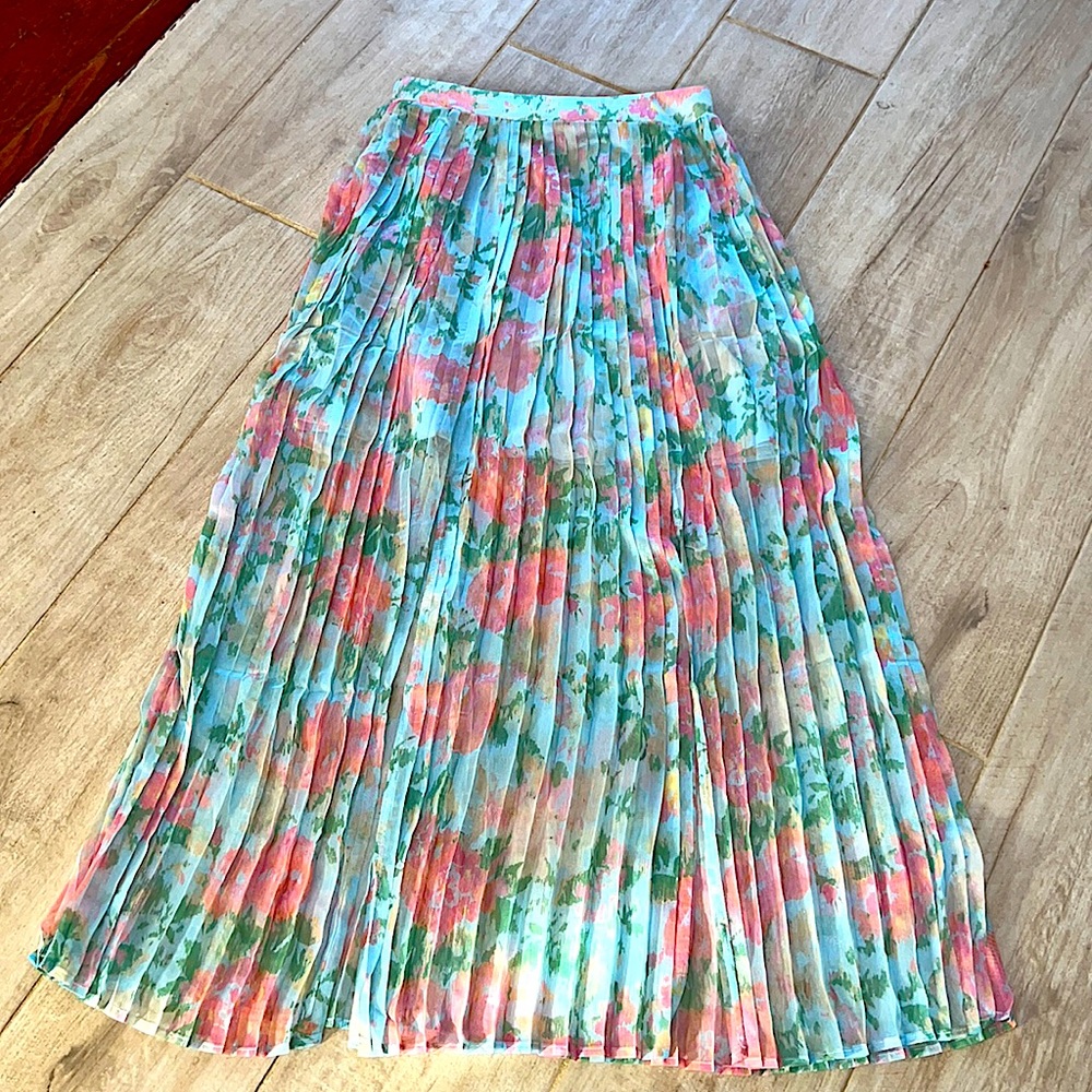NWOT Ontwelfth Tulle Floral Front Slit Maxi Skirt - Picture 1 of 9